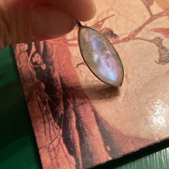 Moonstone Pendant blue flash and cloudy white appearance. Beveled cut vintage - Picture 4 of 5